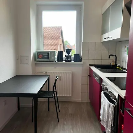 3 Bedroom 5 Singlebeds, Free Parking, Near Autobahn A7, Nord Appartement
